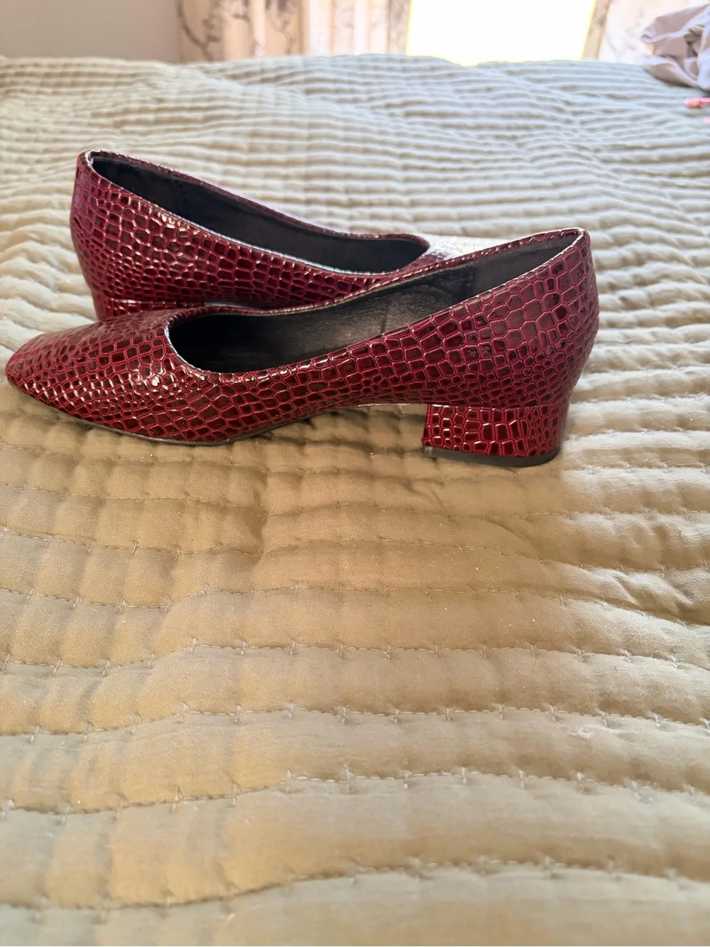 N/A stylish burgundy